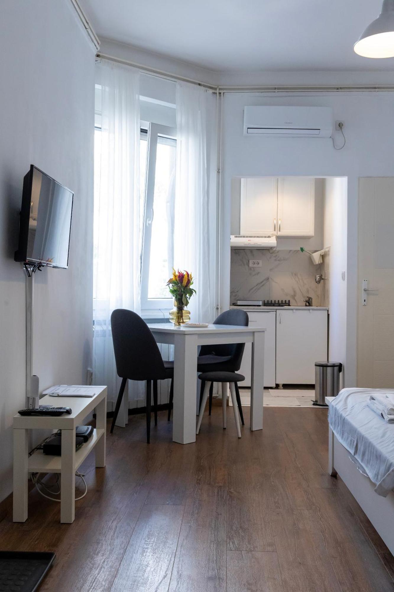 Downtown Studio Ap Белград Экстерьер фото